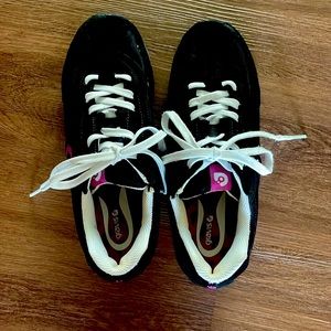 Womens gravis sneaker